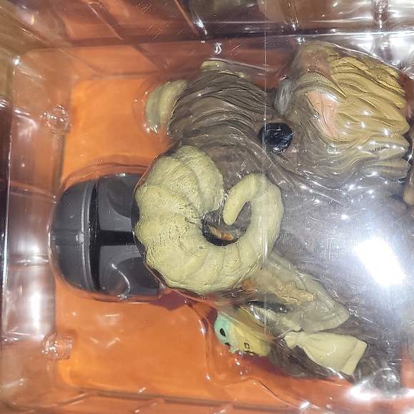 The mandalorian and the child on bantha pop - Picture 10 of 11